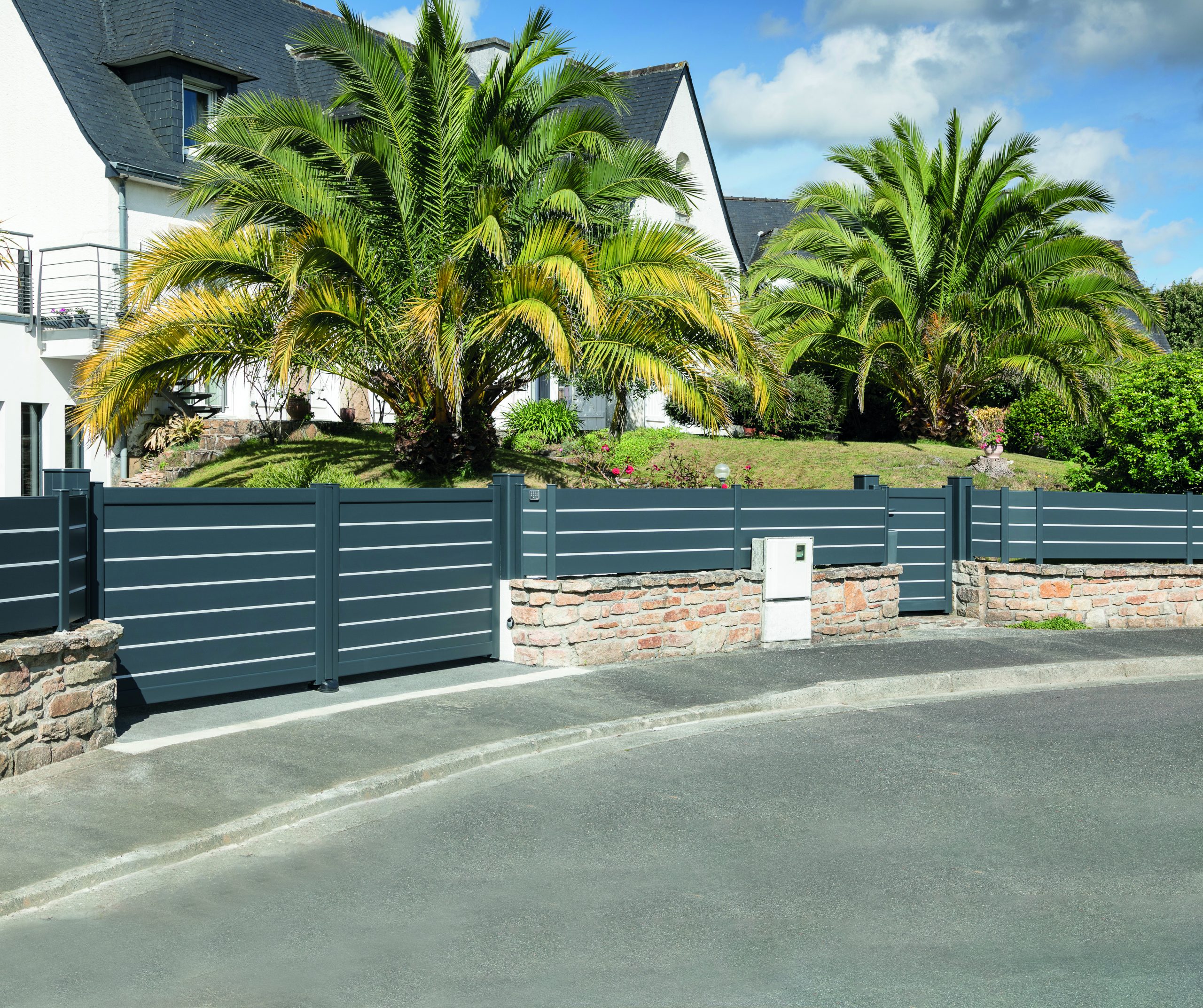 Cl&ocirc;ture aluminium contemporaine